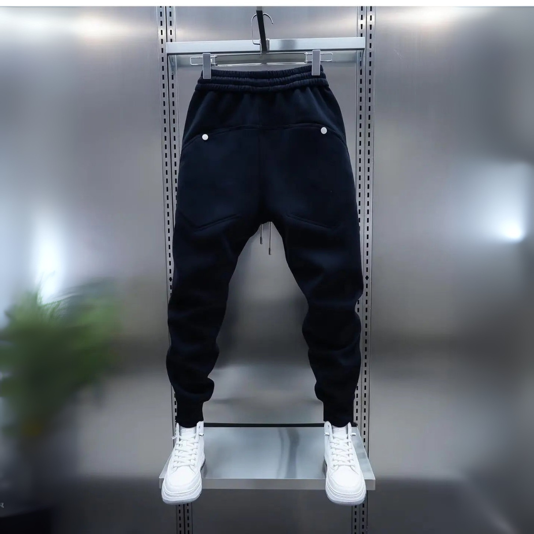 AVANOAH | SLIM-FIT PANTS